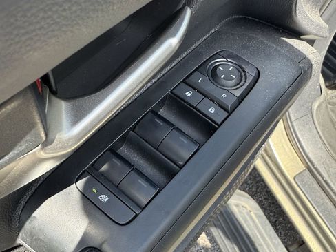 Used 2025 Toyota Tacoma Limited AWD/4WD image 11
