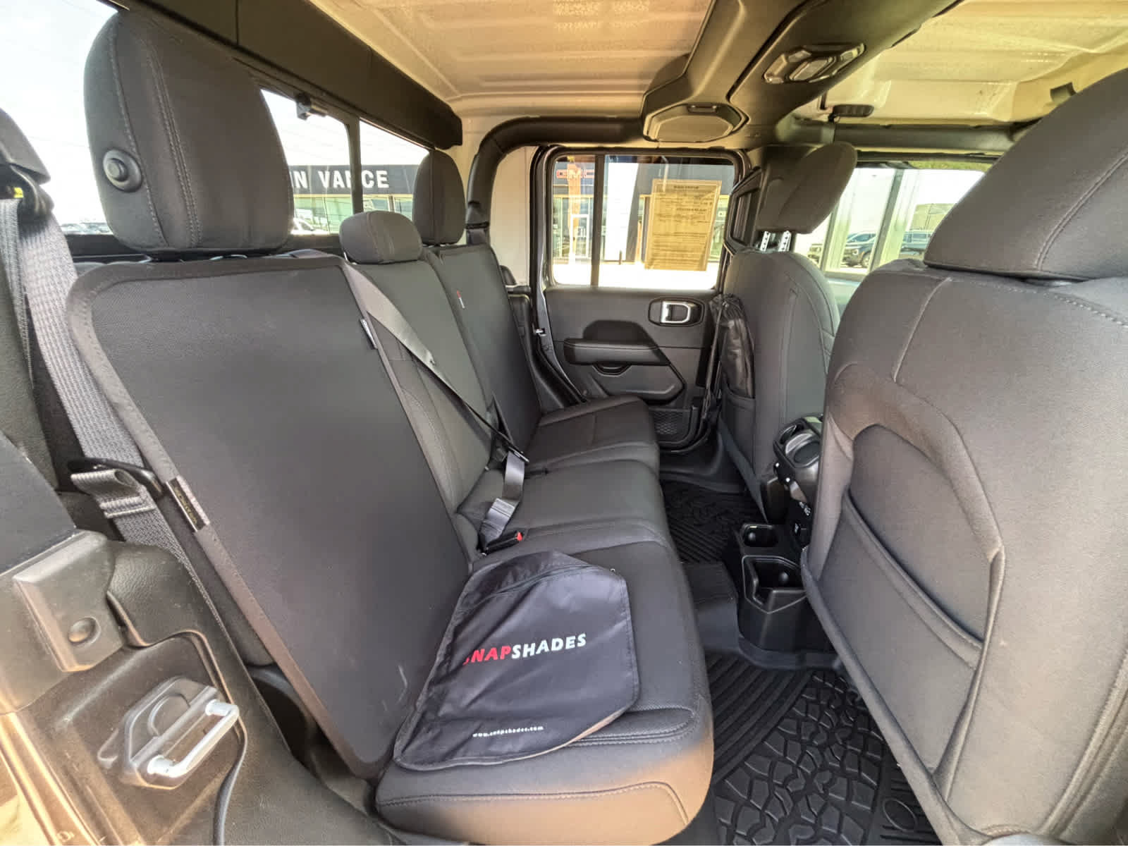 Used 2023 Jeep Gladiator Overland AWD/4WD image 13