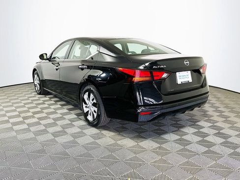 Used 2024 Nissan Altima 2.5 S image 6