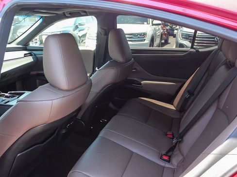 Used 2025 Lexus ES 300h w/ Premium Package FWD image 23