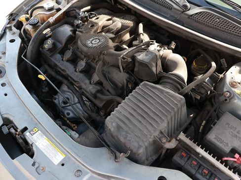 Used 2006 Chrysler Sebring Touring FWD image 46