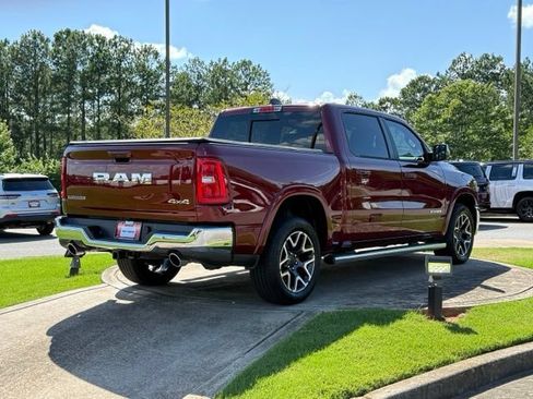 Used 2025 RAM 1500 Laramie AWD/4WD image 7