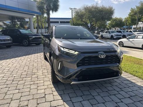 Used 2023 Toyota RAV4 XSE AWD/4WD image 17