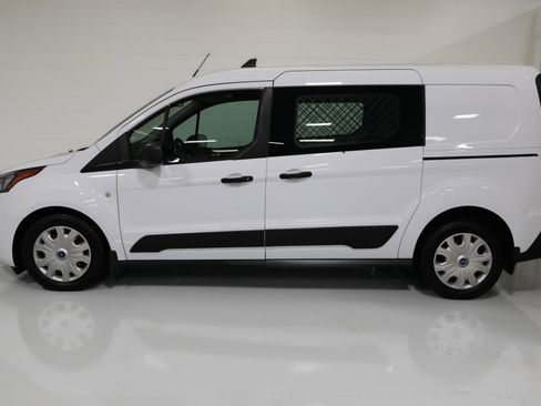 Used 2021 Ford Transit Connect XLT image 2