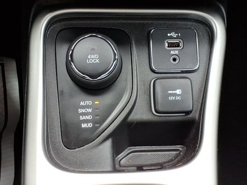 Used 2021 Jeep Compass Latitude AWD/4WD image 18