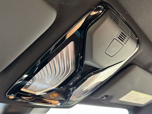 Used 2026 BMW 330i Sedan w/ M Sport Package image 31