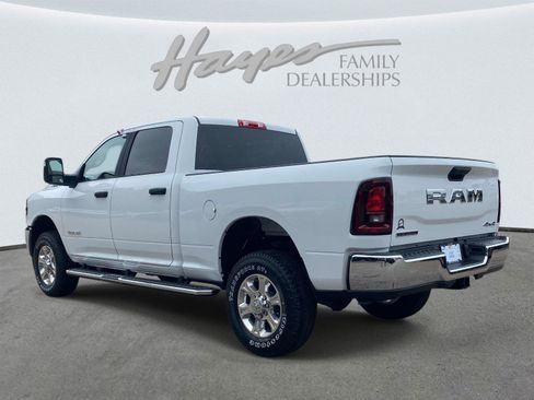 New 2026 RAM 2500 Big Horn AWD/4WD image 6