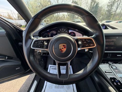 Used 2022 Porsche Cayenne AWD/4WD image 14