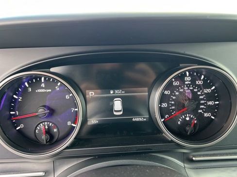 Certified 2024 Kia Carnival LX image 12