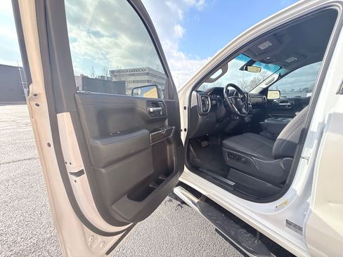 Used 2019 Chevrolet Silverado 1500 LT w/ Texas Edition image 9