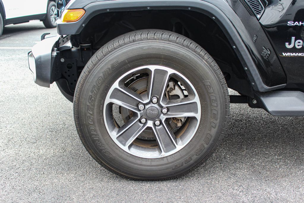 Used 2023 Jeep Wrangler Unlimited Sahara w/ Cold Weather Group AWD/4WD image 10