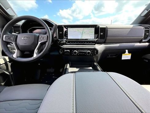 New 2026 Chevrolet Silverado 2500 ZR2 w/ LPO, Dark Essentials Package AWD/4WD image 11