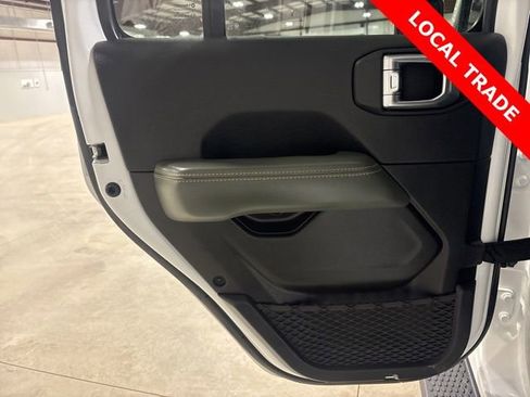 Used 2024 Jeep Wrangler High Altitude image 15