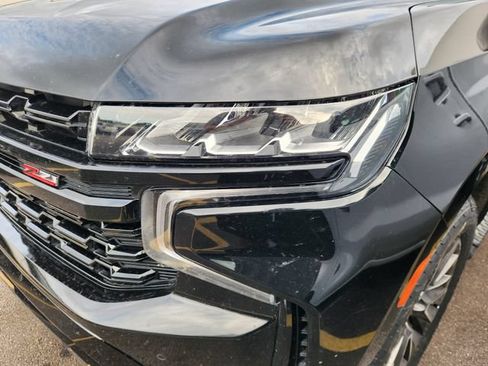 Certified 2024 Chevrolet Suburban Z71 w/ Luxury Package AWD/4WD image 6