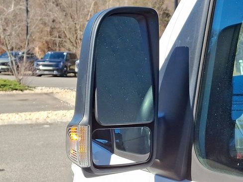 Used 2021 Mercedes-Benz Sprinter 2500 image 7