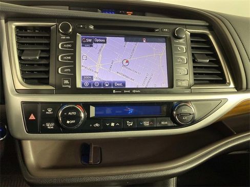 Used 2019 Toyota Highlander Limited Platinum image 23