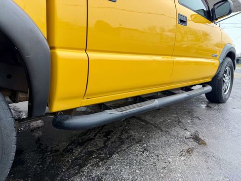 Used 2002 Chevrolet S10 Pickup LS w/ ZR5 Appearance Pkg image 22