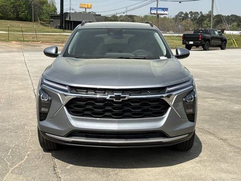 New 2026 Chevrolet Trax LT w/ Driver Confidence Package image 2