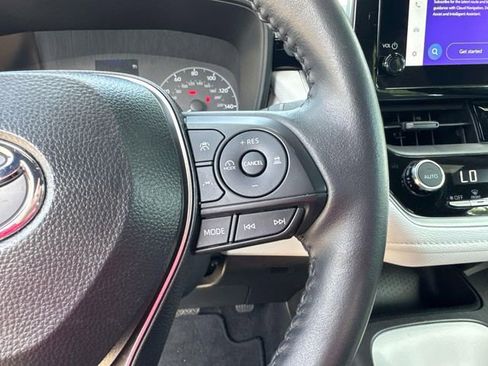 Used 2025 Toyota Corolla SE FWD image 30