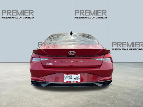 Used 2021 Hyundai Elantra SEL w/ Convenience + Premium Package FWD image 5