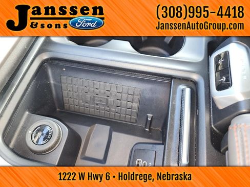 Used 2025 Ford Expedition Active AWD/4WD image 32