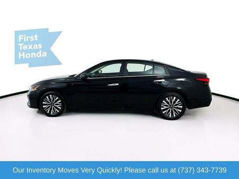 Used 2025 Nissan Altima 2.5 SV FWD image 4