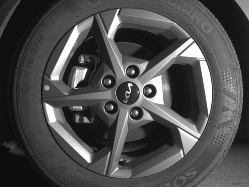 Used 2025 Kia K4 FWD image 12