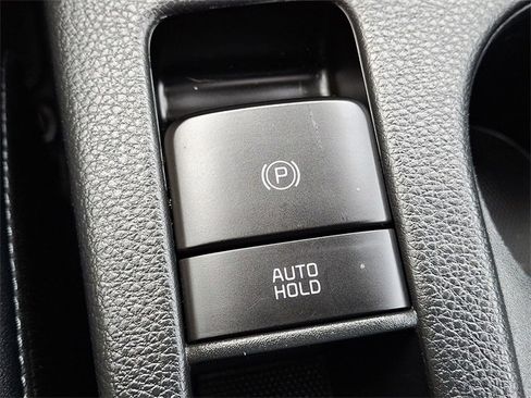 Certified 2025 Kia Seltos SX w/ SX Sunroof Package image 25