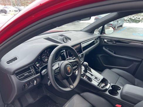 Used 2025 Porsche Macan Turbo image 64