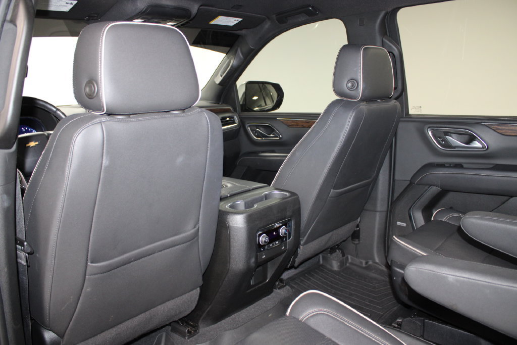 Used 2022 Chevrolet Suburban Premier RWD image 28