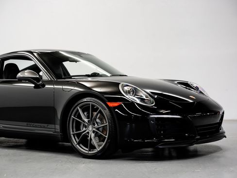 Used 2019 Porsche 911 Carrera T RWD image 39