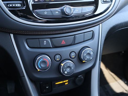 Used 2018 Chevrolet Trax LT image 16