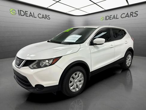 Used 2019 Nissan Rogue Sport S FWD image 1