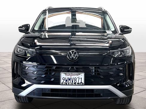 Certified 2026 Volkswagen Tiguan SE AWD/4WD image 2