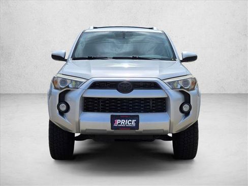 Used 2016 Toyota 4Runner SR5 RWD image 2