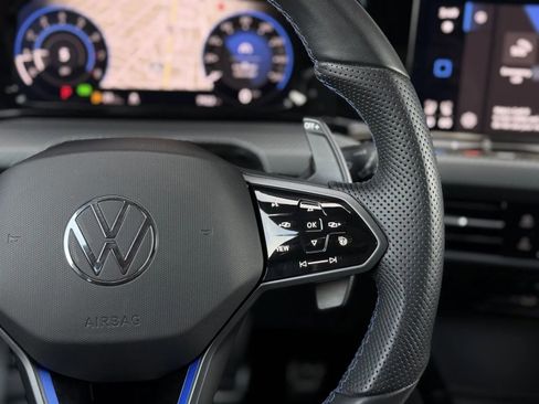 Used 2024 Volkswagen Golf R image 24