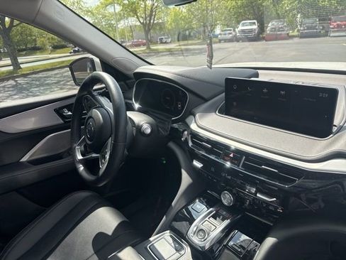 Used 2024 Acura MDX SH-AWD w/ Technology Package image 17
