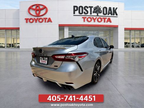 Used 2019 Toyota Camry XSE FWD image 8