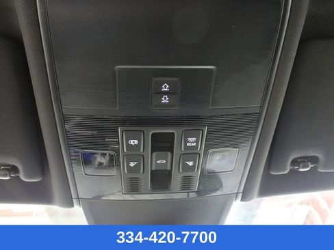 Used 2022 Volkswagen Tiguan SE R-Line image 27