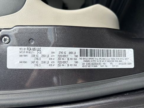 Used 2016 Chrysler Town & Country Touring FWD image 37