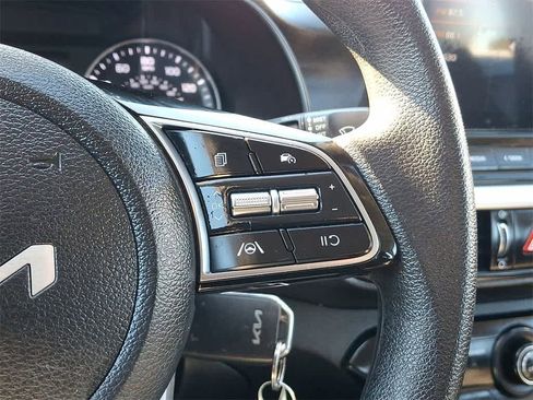 Used 2022 Kia Forte LXS image 18