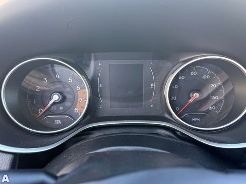 Used 2020 Jeep Compass Latitude FWD image 10