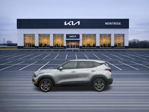 Used 2023 Kia Seltos LX AWD/4WD image 9