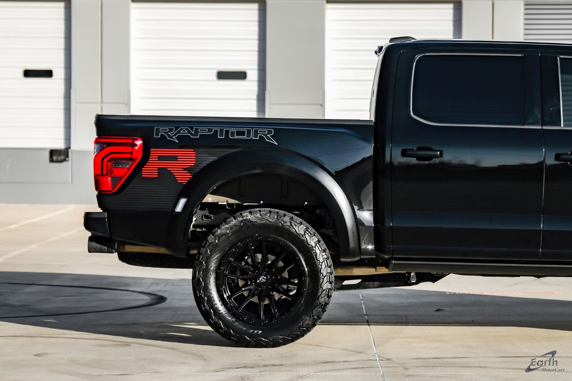 Used 2025 Ford F150 Raptor w/ Equipment Group 803A Raptor R AWD/4WD image 17