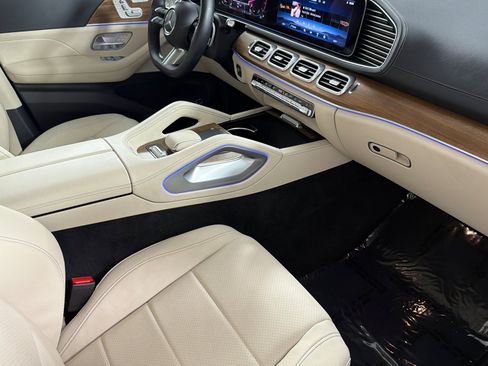 Used 2026 Mercedes-Benz GLS 450 4MATIC image 16