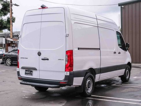 Used 2024 Mercedes-Benz Sprinter 2500 image 4