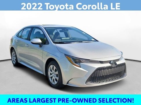 Certified 2022 Toyota Corolla LE FWD image 3