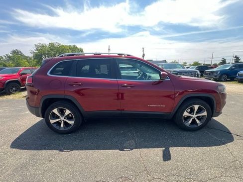 Used 2019 Jeep Cherokee Limited AWD/4WD image 4