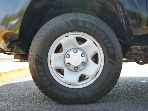 Used 2019 Toyota Tacoma SR w/ SR Convenience Package AWD/4WD image 14