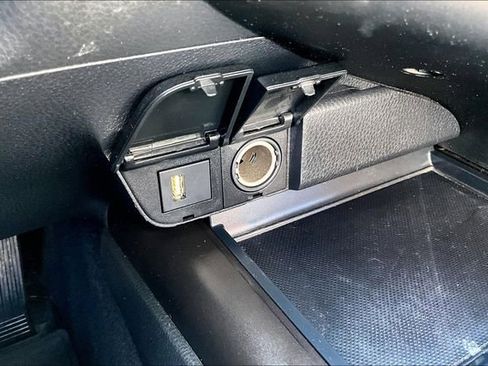 Used 2023 Toyota Camry SE image 15